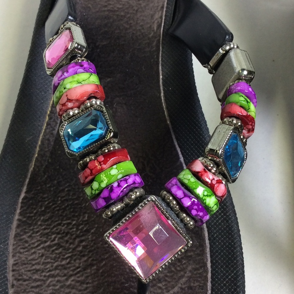 Grandco Women’s Rainbow Jeweled Sandals, Sz 8 - Picture 10 of 14